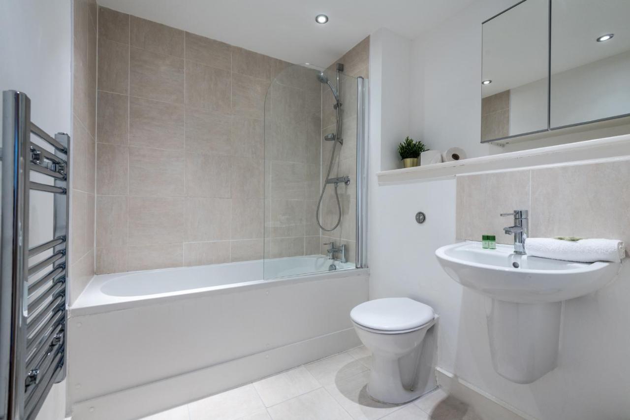 Host & Stay - Central Balcony Apt Liverpool Extérieur photo
